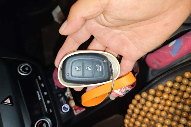 Used Hyundai ix25 2015 1.6L Automatic Two-Wheel-Drive Deluxe DLX Model Vehicle Key