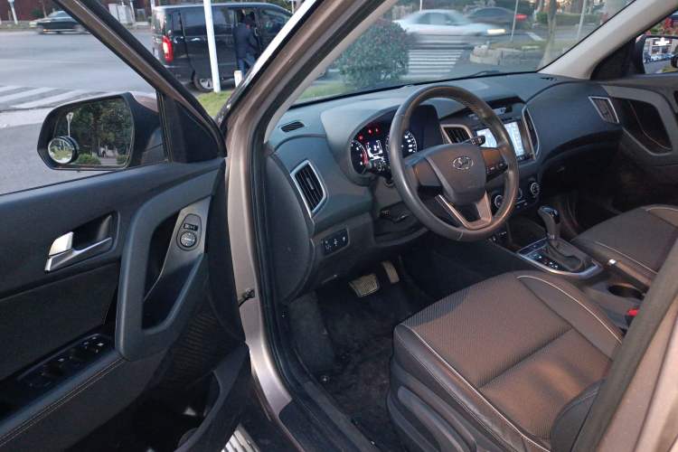 Used Hyundai ix25 2015 1.6L Automatic Two-Wheel Drive Smart GLS Trim Driver Seat