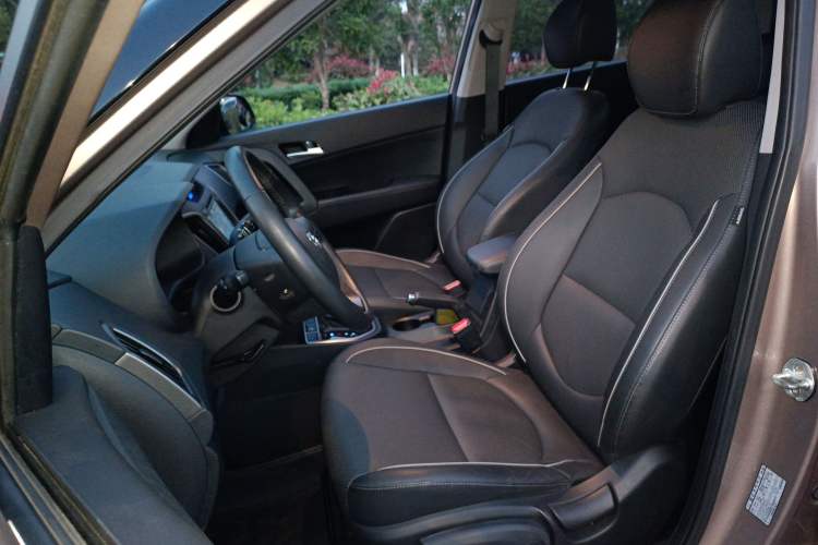 Used Hyundai ix25 2015 1.6L Automatic Two-Wheel Drive Smart GLS Trim Left Front Seat