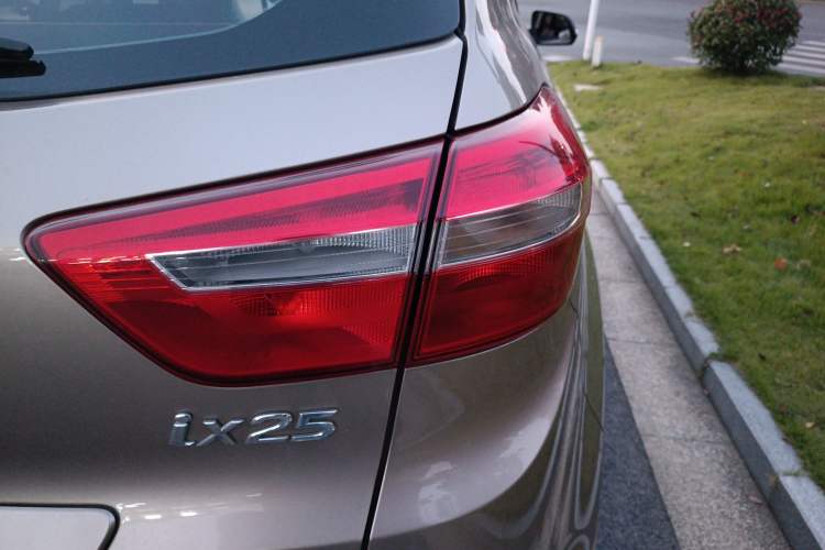 Used Hyundai ix25 2015 1.6L Automatic Two-Wheel Drive Smart GLS Trim Right Rear Taillight