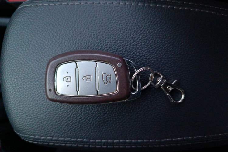Used Hyundai ix25 2015 1.6L Automatic Two-Wheel Drive Smart GLS Trim Vehicle Key