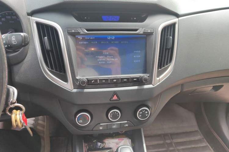 Used Hyundai ix25 2015 1.6L Automatic Two-Wheel Drive Fashionable GS Model Audio And AC Panel