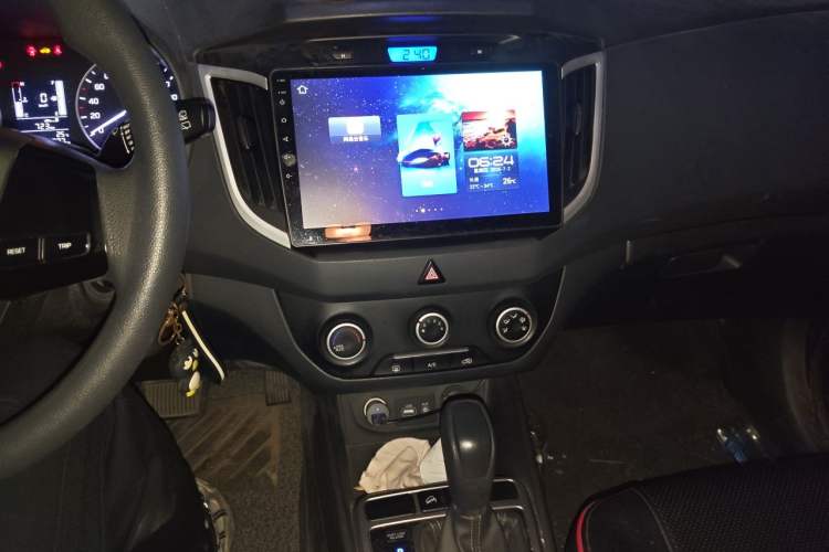 Used Hyundai ix25 2015 1.6L Automatic Two-Wheel Drive Fashionable GS Model Audio And AC Panel