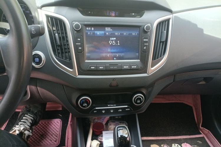 Used Hyundai ix25 2015 2.0L Automatic Two-Wheel Drive Intelligent GLS Audio And AC Panel