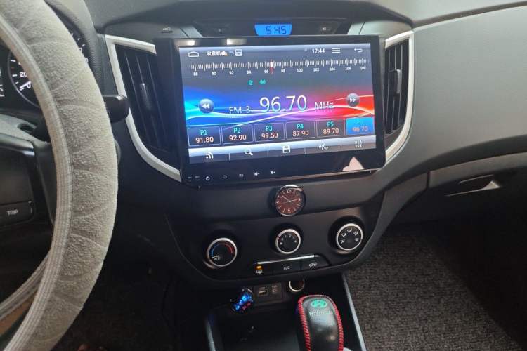 Used Hyundai ix25 2015 1.6L Automatic Two-Wheel Drive Smart GLS Trim Audio And AC Panel