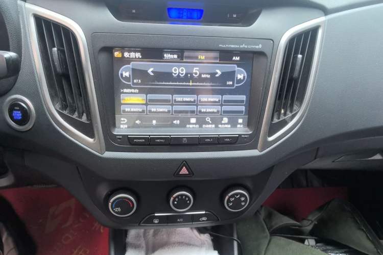Used Hyundai ix25 2015 1.6L Automatic Two-Wheel Drive Smart GLS Trim Audio And AC Panel