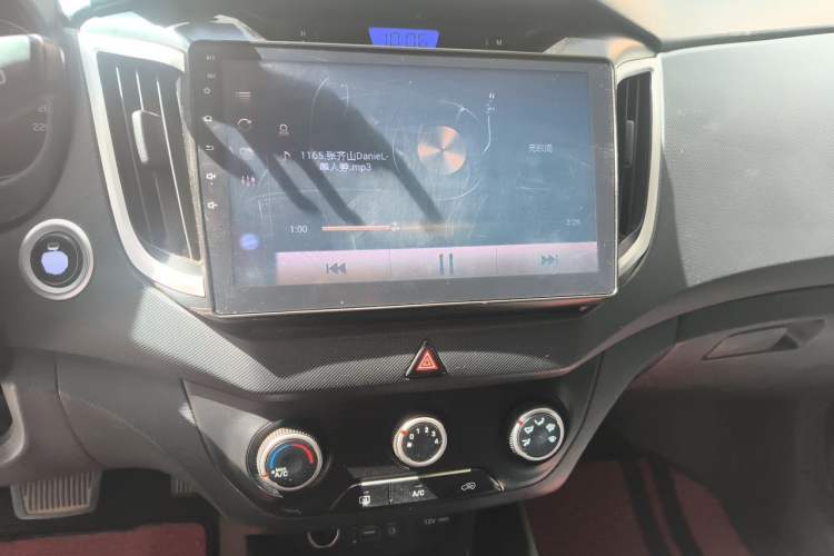 Used Hyundai ix25 2015 1.6L Automatic Two-Wheel Drive Smart GLS Trim Audio And AC Panel