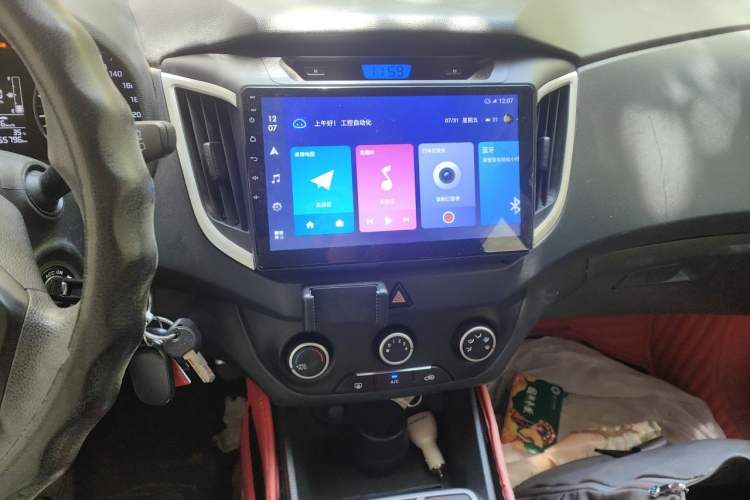 Used Hyundai ix25 2015 1.6L Manual Two-Wheel Drive Fashionable GS Model Audio And AC Panel