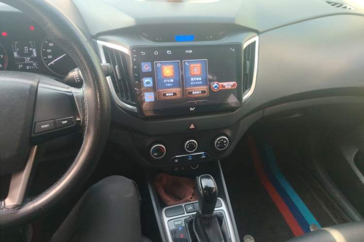 Used Hyundai ix25 2015 1.6L Automatic Two-Wheel Drive Smart GLS Trim Audio And AC Panel