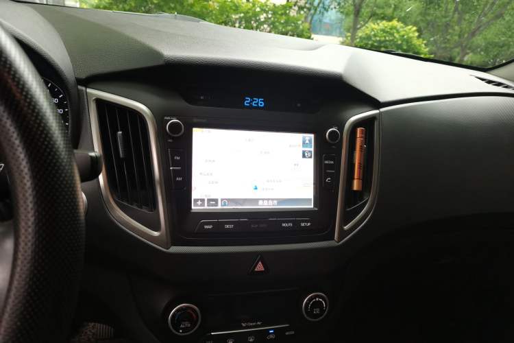 Used Hyundai ix25 2015 1.6L Automatic Two-Wheel-Drive Deluxe DLX Model Audio And AC Panel