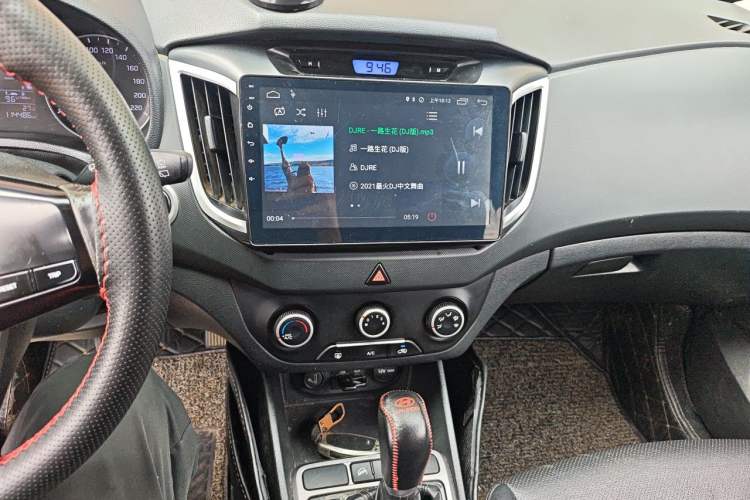 Used Hyundai ix25 2015 1.6L Automatic Two-Wheel Drive Smart GLS Trim Audio And AC Panel