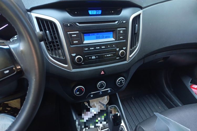 Used Hyundai ix25 2015 1.6L Automatic Two-Wheel Drive Smart GLS Trim Audio And AC Panel