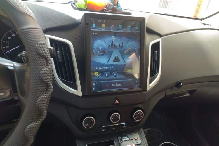 Used Hyundai ix25 2015 1.6L Automatic Two-Wheel Drive Smart GLS Trim Audio And AC Panel