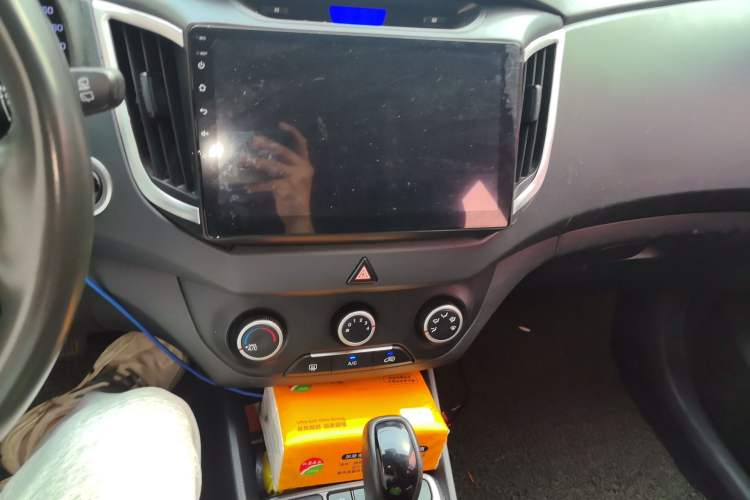 Used Hyundai ix25 2015 1.6L Automatic Two-Wheel Drive Smart GLS Trim Audio And AC Panel