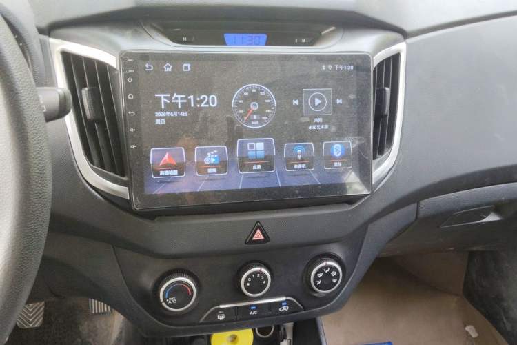 Used Hyundai ix25 2015 1.6L Manual Two-Wheel Drive Fashionable GS Model Audio And AC Panel