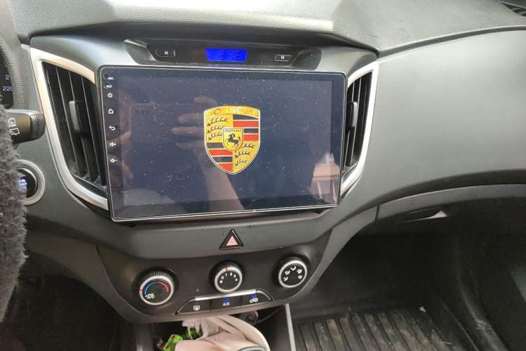 Used Hyundai ix25 2015 1.6L Automatic Two-Wheel Drive Smart GLS Trim Audio And AC Panel