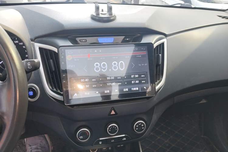 Used Hyundai ix25 2015 1.6L Automatic Two-Wheel Drive Smart GLS Trim Audio And AC Panel