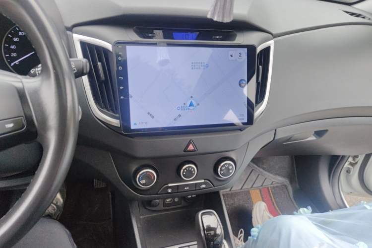 Used Hyundai ix25 2015 1.6L Automatic Two-Wheel Drive Smart GLS Trim Audio And AC Panel