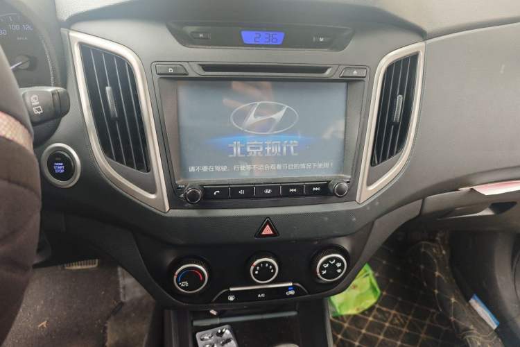 Used Hyundai ix25 2015 1.6L Automatic Two-Wheel Drive Smart GLS Trim Audio And AC Panel