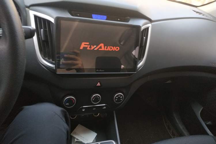 Used Hyundai ix25 2015 1.6L Manual Two-Wheel Drive Fashionable GS Model Audio And AC Panel