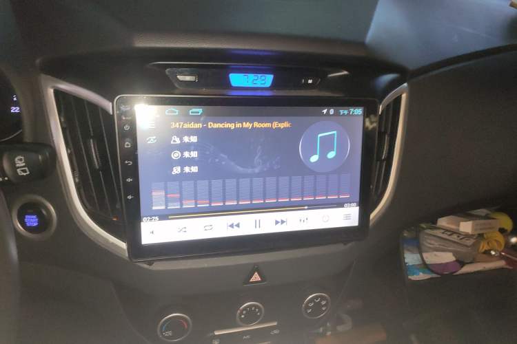 Used Hyundai ix25 2015 1.6L Automatic Two-Wheel Drive Smart GLS Trim Audio And AC Panel