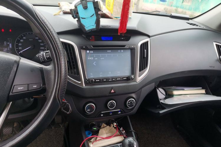 Used Hyundai ix25 2015 1.6L Manual Two-Wheel Drive Fashionable GS Model Audio And AC Panel