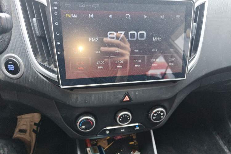 Used Hyundai ix25 2015 1.6L Automatic Two-Wheel Drive Smart GLS Trim Audio And AC Panel