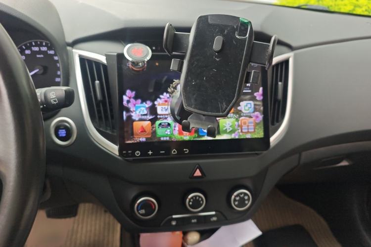 Used Hyundai ix25 2015 1.6L Automatic Two-Wheel Drive Smart GLS Trim Audio And AC Panel