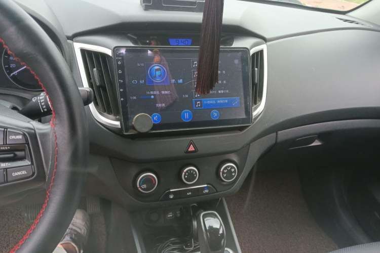 Used Hyundai ix25 2015 1.6L Automatic Two-Wheel Drive Smart GLS Trim Audio And AC Panel