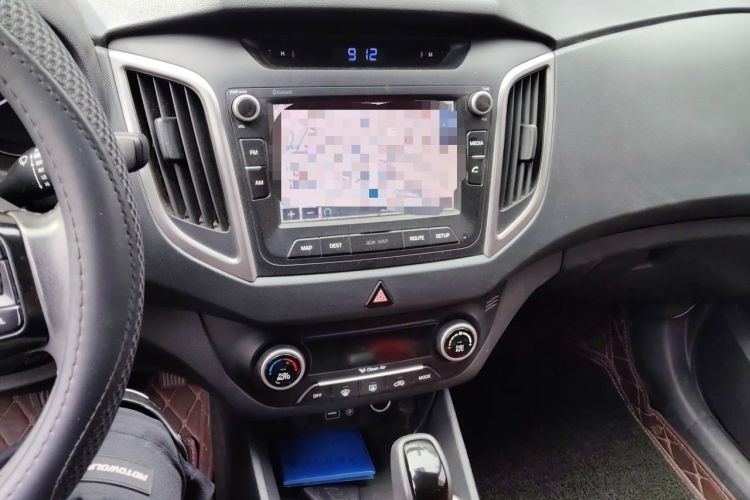 Used Hyundai ix25 2015 1.6L Automatic Two-Wheel-Drive Deluxe DLX Model Audio And AC Panel