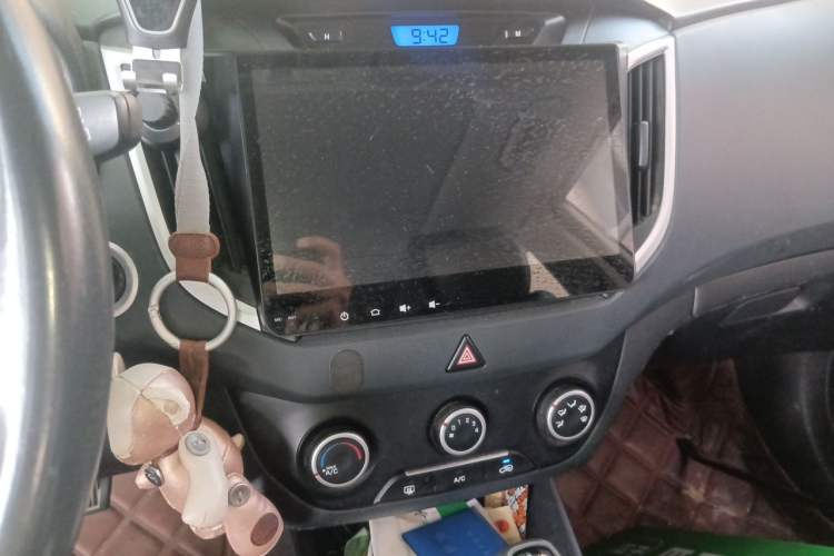 Used Hyundai ix25 2015 1.6L Automatic Two-Wheel Drive Smart GLS Trim Audio And AC Panel