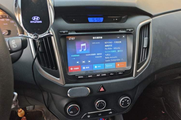 Used Hyundai ix25 2015 1.6L Manual Two-Wheel Drive Fashionable GS Model Audio And AC Panel