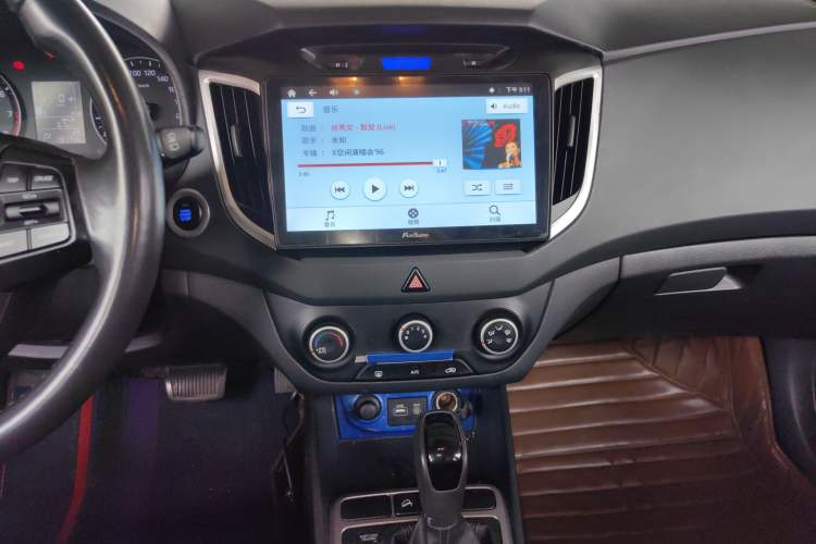 Used Hyundai ix25 2015 1.6L Automatic Two-Wheel Drive Smart GLS Trim Audio And AC Panel