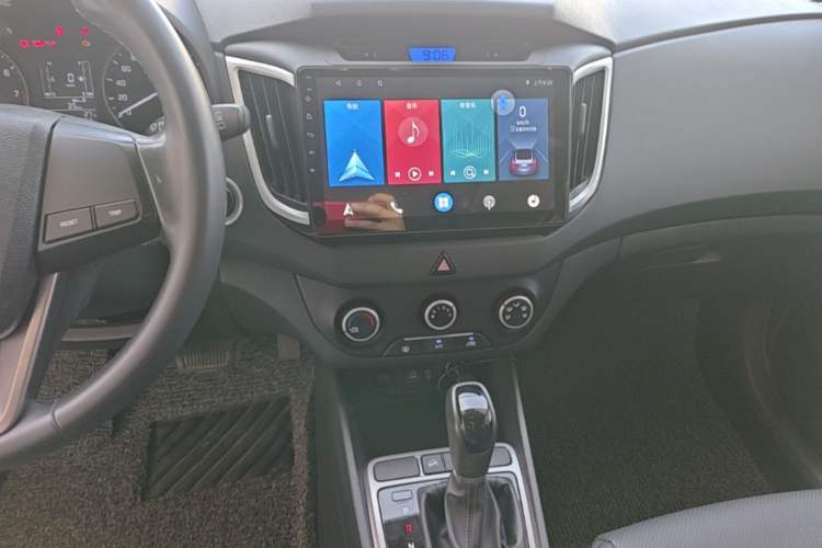 Used Hyundai ix25 2015 1.6L Automatic Two-Wheel Drive Smart GLS Trim Audio And AC Panel