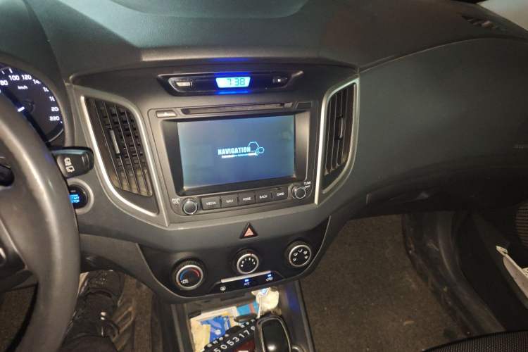Used Hyundai ix25 2015 1.6L Automatic Two-Wheel Drive Smart GLS Trim Audio And AC Panel