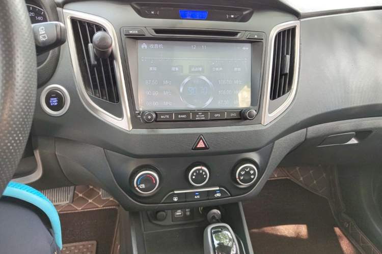 Used Hyundai ix25 2015 1.6L Automatic Two-Wheel Drive Smart GLS Trim Audio And AC Panel