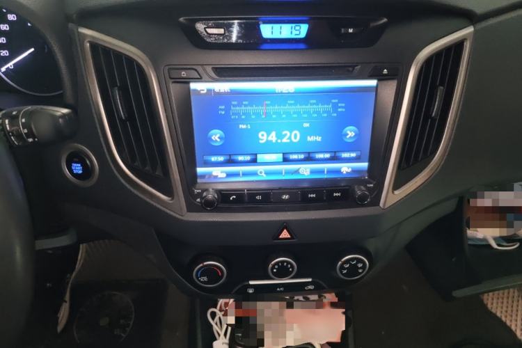 Used Hyundai ix25 2015 1.6L Automatic Two-Wheel Drive Smart GLS Trim Audio And AC Panel