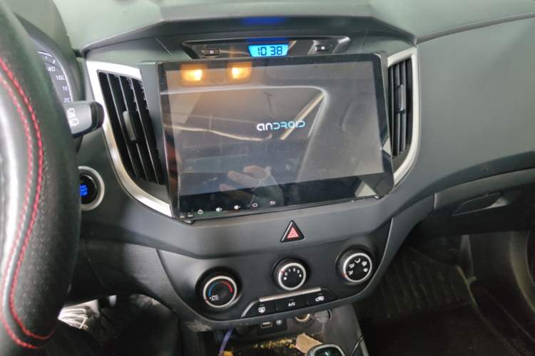 Used Hyundai ix25 2015 1.6L Automatic Two-Wheel Drive Smart GLS Trim Audio And AC Panel