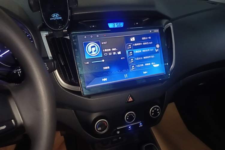 Used Hyundai ix25 2015 1.6L Automatic Two-Wheel Drive Smart GLS Trim Audio And AC Panel