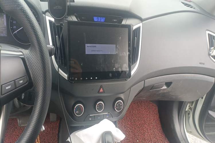 Used Hyundai ix25 2015 1.6L Automatic Two-Wheel Drive Fashionable GS Model Audio And AC Panel