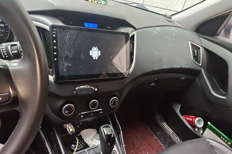 Used Hyundai ix25 2015 1.6L Automatic Two-Wheel Drive Smart GLS Trim Audio And AC Panel