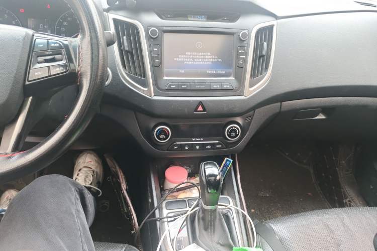 Used Hyundai ix25 2015 2.0L Automatic Two-Wheel Drive Intelligent GLS Audio And AC Panel