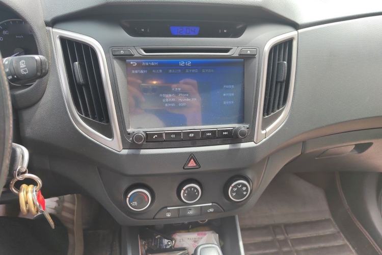 Used Hyundai ix25 2015 1.6L Automatic Two-Wheel Drive Fashionable GS Model Audio And AC Panel