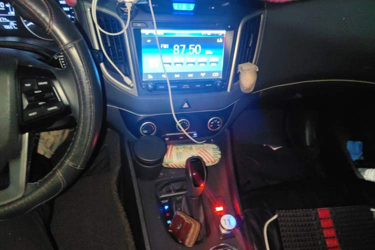 Used Hyundai ix25 2015 1.6L Automatic Two-Wheel Drive Smart GLS Trim Audio And AC Panel