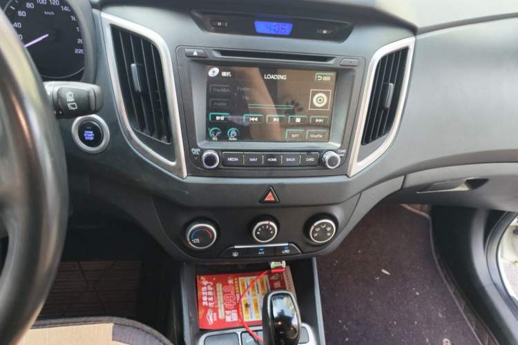 Used Hyundai ix25 2015 1.6L Automatic Two-Wheel Drive Smart GLS Trim Audio And AC Panel