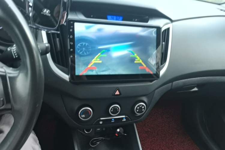 Used Hyundai ix25 2015 1.6L Automatic Two-Wheel Drive Smart GLS Trim Audio And AC Panel