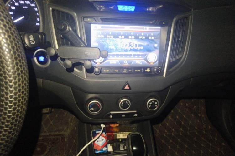 Used Hyundai ix25 2015 1.6L Automatic Two-Wheel Drive Smart GLS Trim Audio And AC Panel