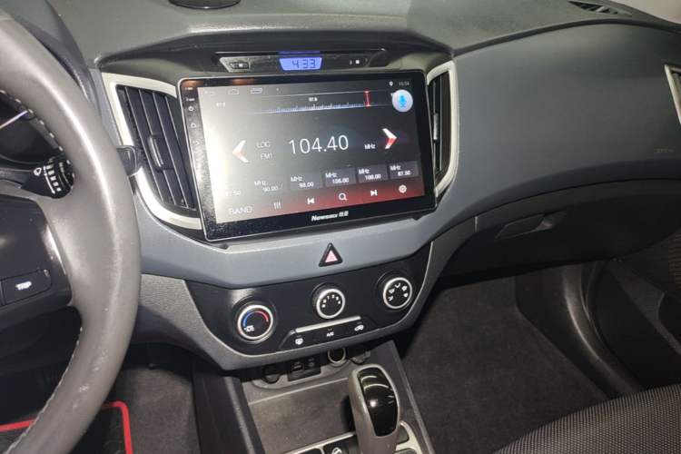 Used Hyundai ix25 2015 1.6L Automatic Two-Wheel Drive Smart GLS Trim Audio And AC Panel