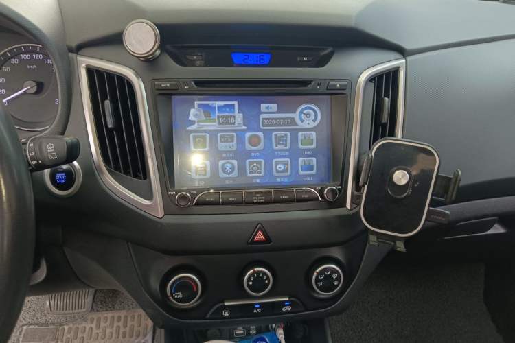Used Hyundai ix25 2015 1.6L Automatic Two-Wheel Drive Smart GLS Trim Audio And AC Panel