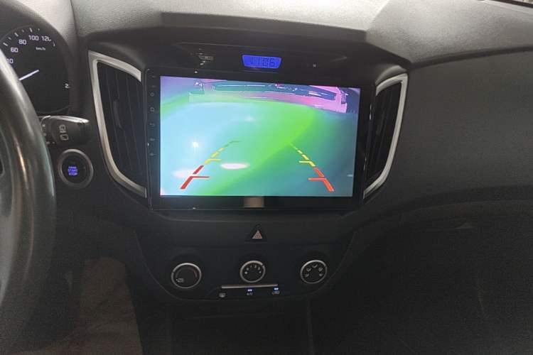 Used Hyundai ix25 2015 1.6L Automatic Two-Wheel Drive Smart GLS Trim Audio And AC Panel